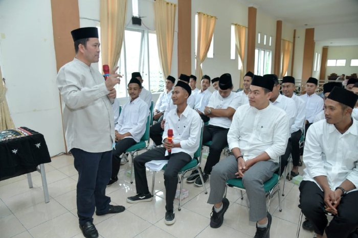 Pj Bupati Haili Yoga Edukasi 60 Calon Pengantin di Kemenag Bener Meriah