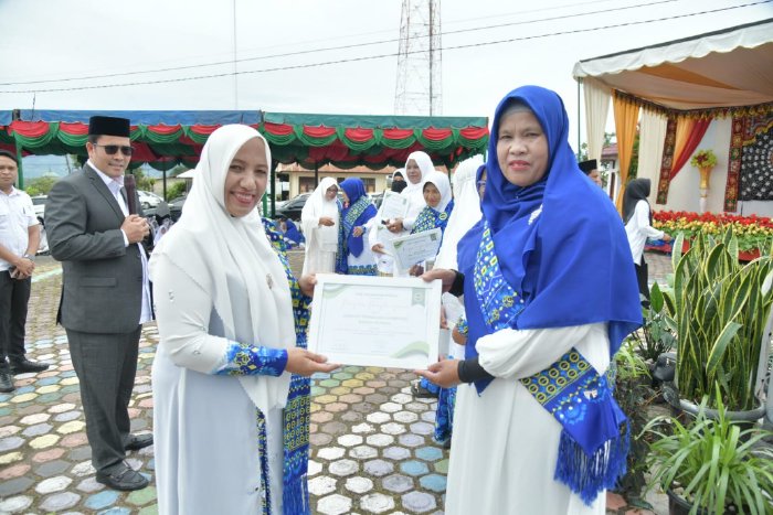 BKMT di Kecamatan Permata Diwarnai dengan  Pemberian Penghargaan dan Santunan Anak Yatim