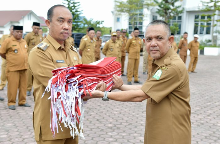 Pj Bupati Bener Meriah Launching Gerakan Pembagian 10 Juta Bendera