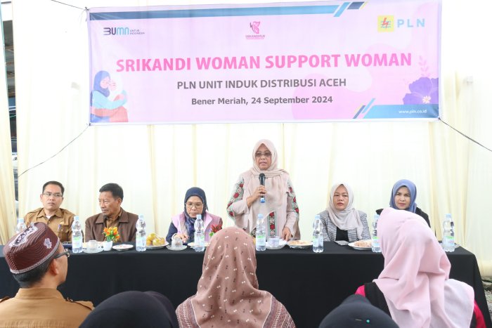 Pj. Ketua TP-PKK Bener Meriah Yanna Syamsuddin Serahkan Bantuan Usaha Untuk Kelompok Matanilo Fashion