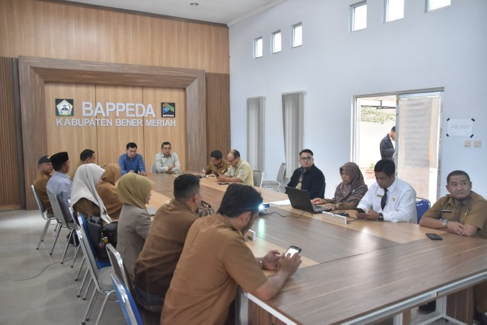 Asisten I Khairmansyah Pimpin Rakor Progam Penanggulangan Kemiskinan di Kabupaten Bener Meriah